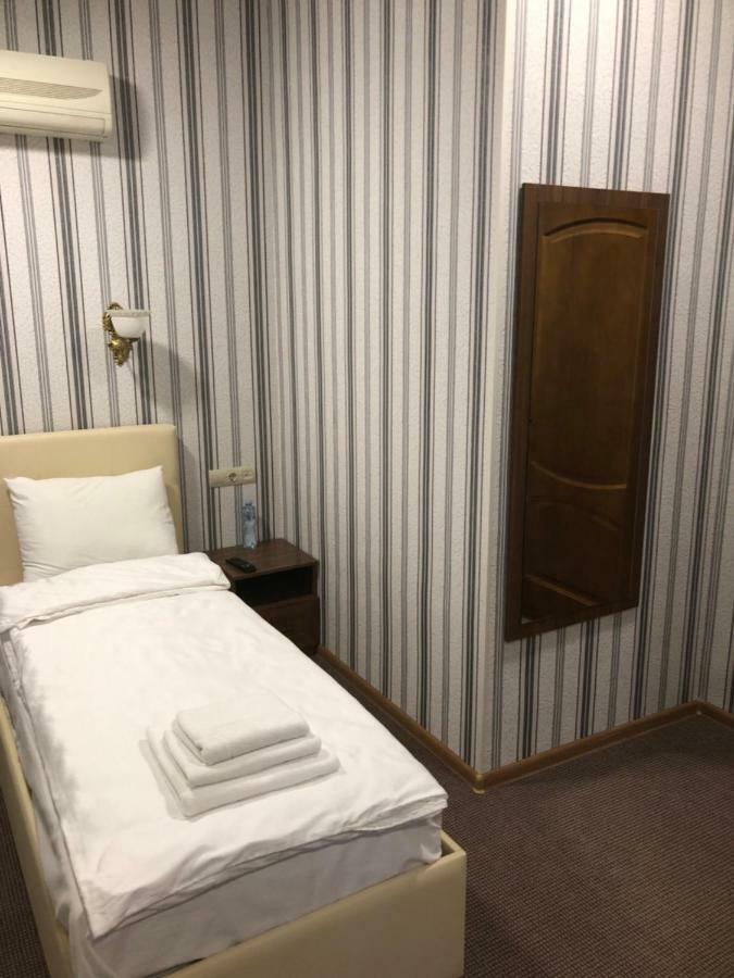 Hotel Astoria Mykolaïv Esterno foto